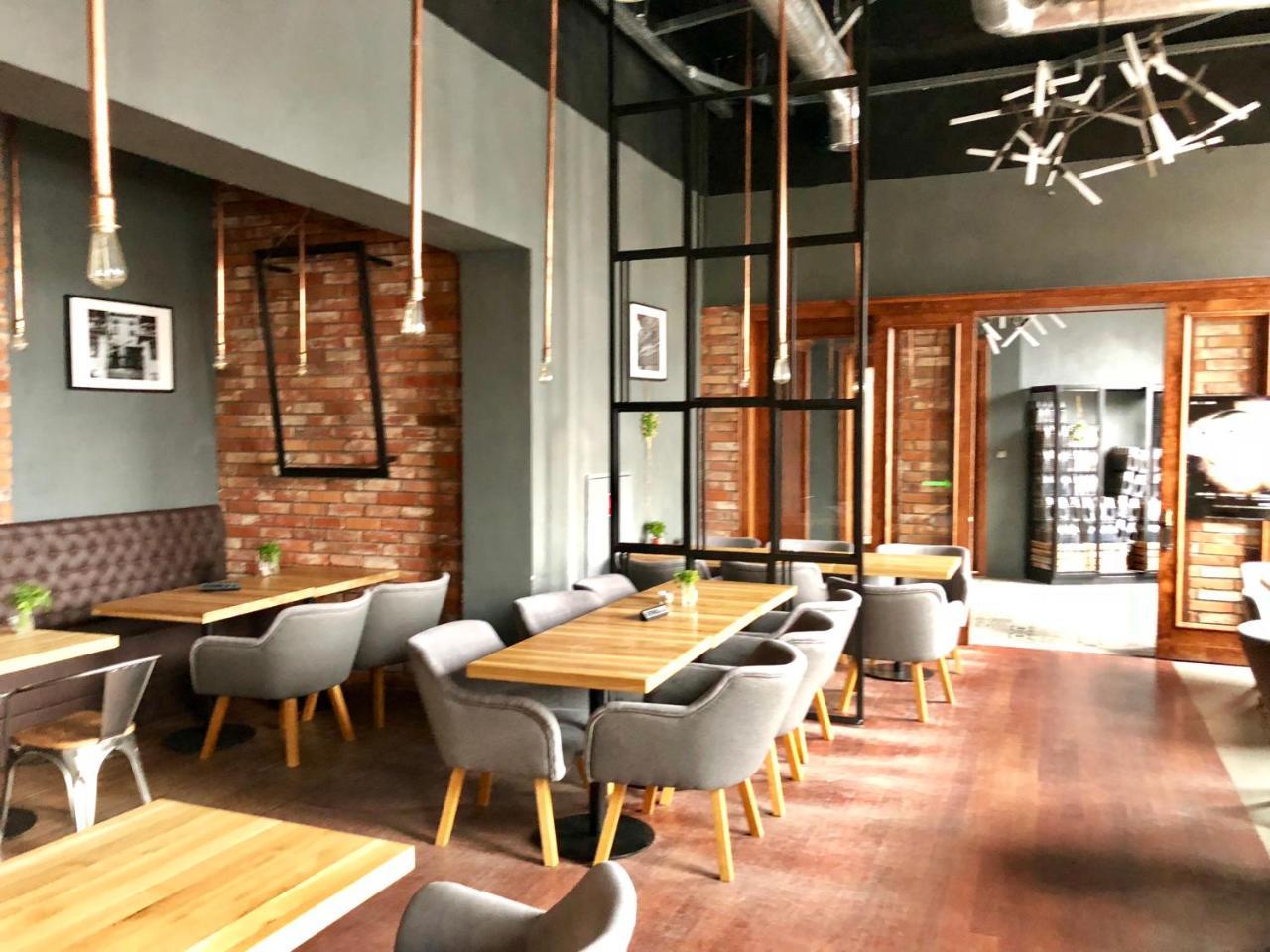 Staromiejski Piwowar Hotel Legnica Kültér fotó