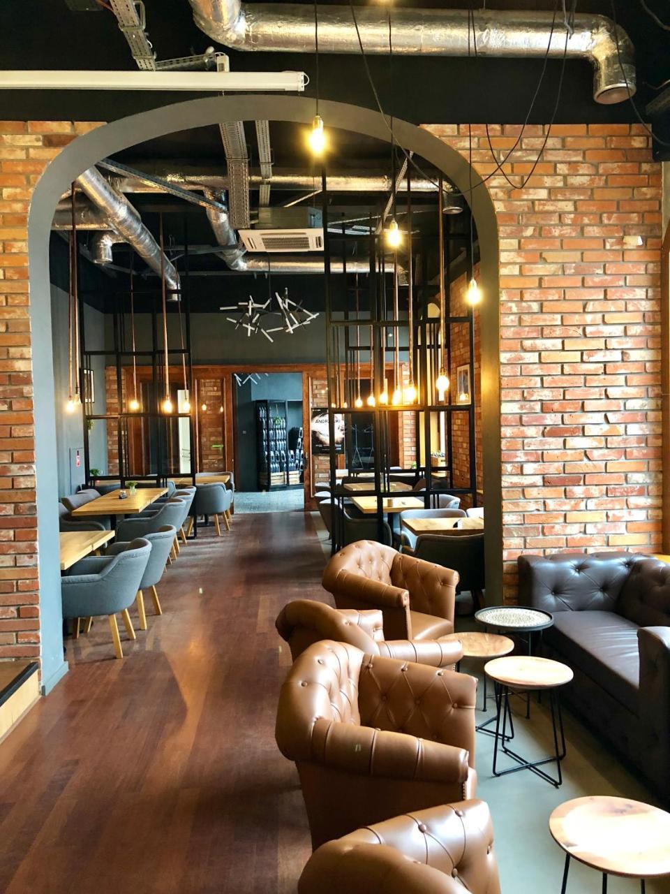 Staromiejski Piwowar Hotel Legnica Kültér fotó