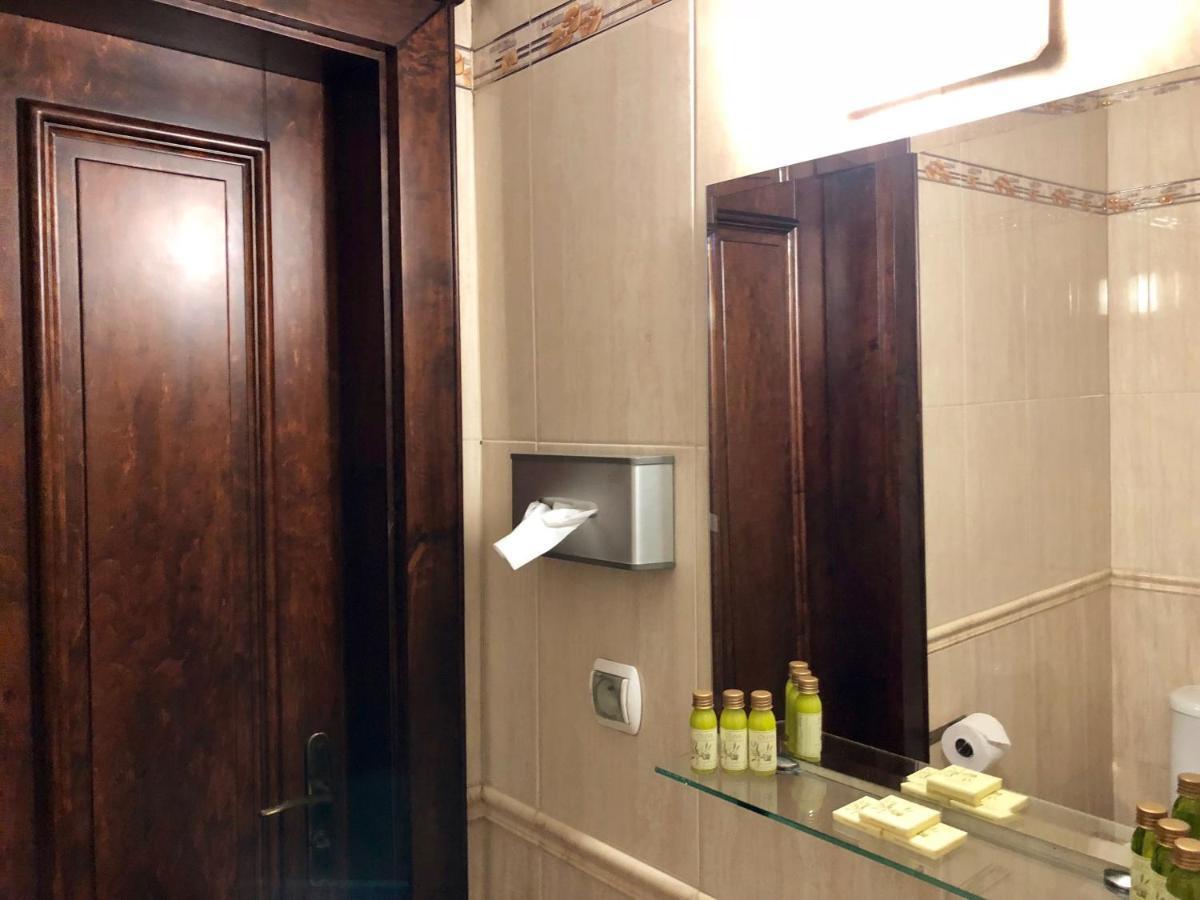 Staromiejski Piwowar Hotel Legnica Kültér fotó